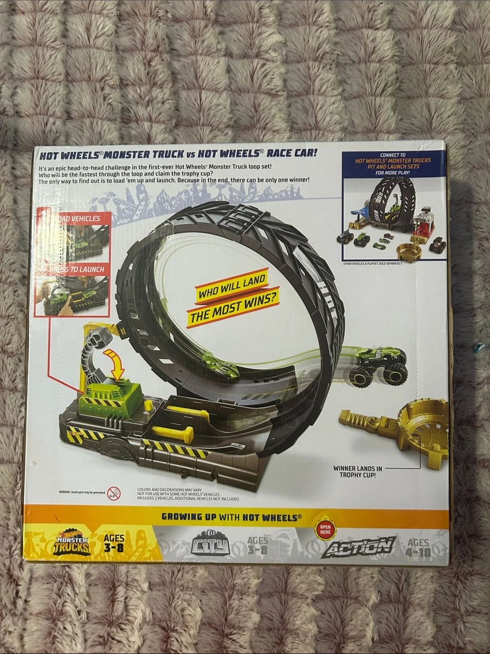 Hot Wheels Monster Trucks Epic Loop Challenge new